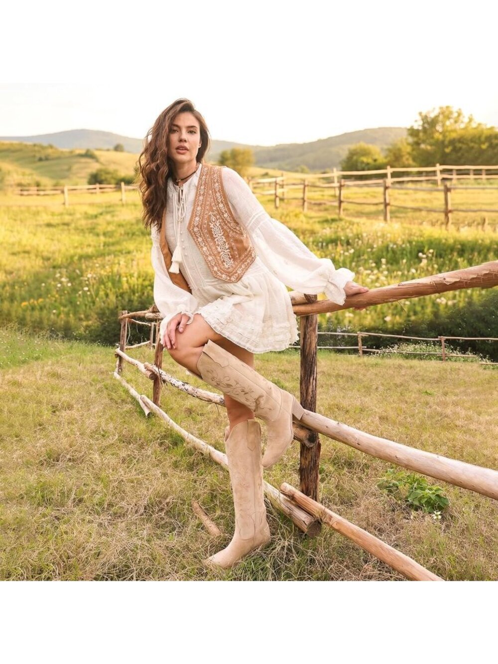 Women's Tan Knee High Cowgirl Boots Retro Embroidered Chunky Heels Boots - Picture 3 of 6